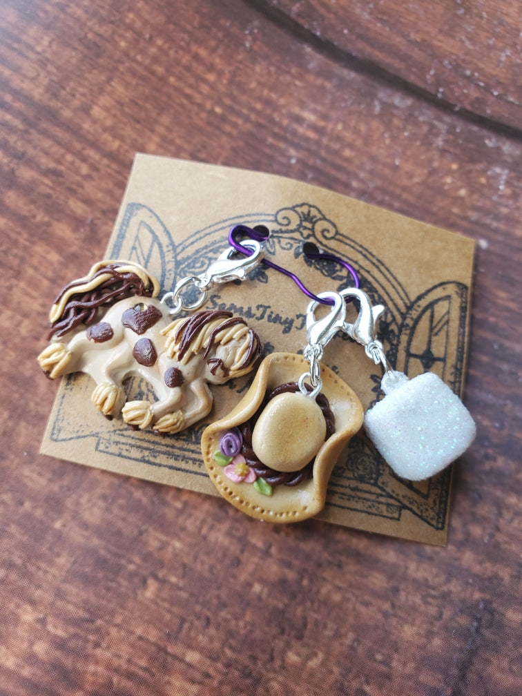 Sugar Cube (yarn crochet knit)