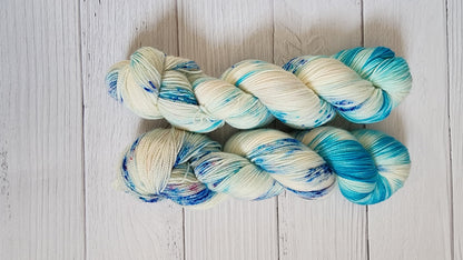 Snow Queen (yarn crochet knit)