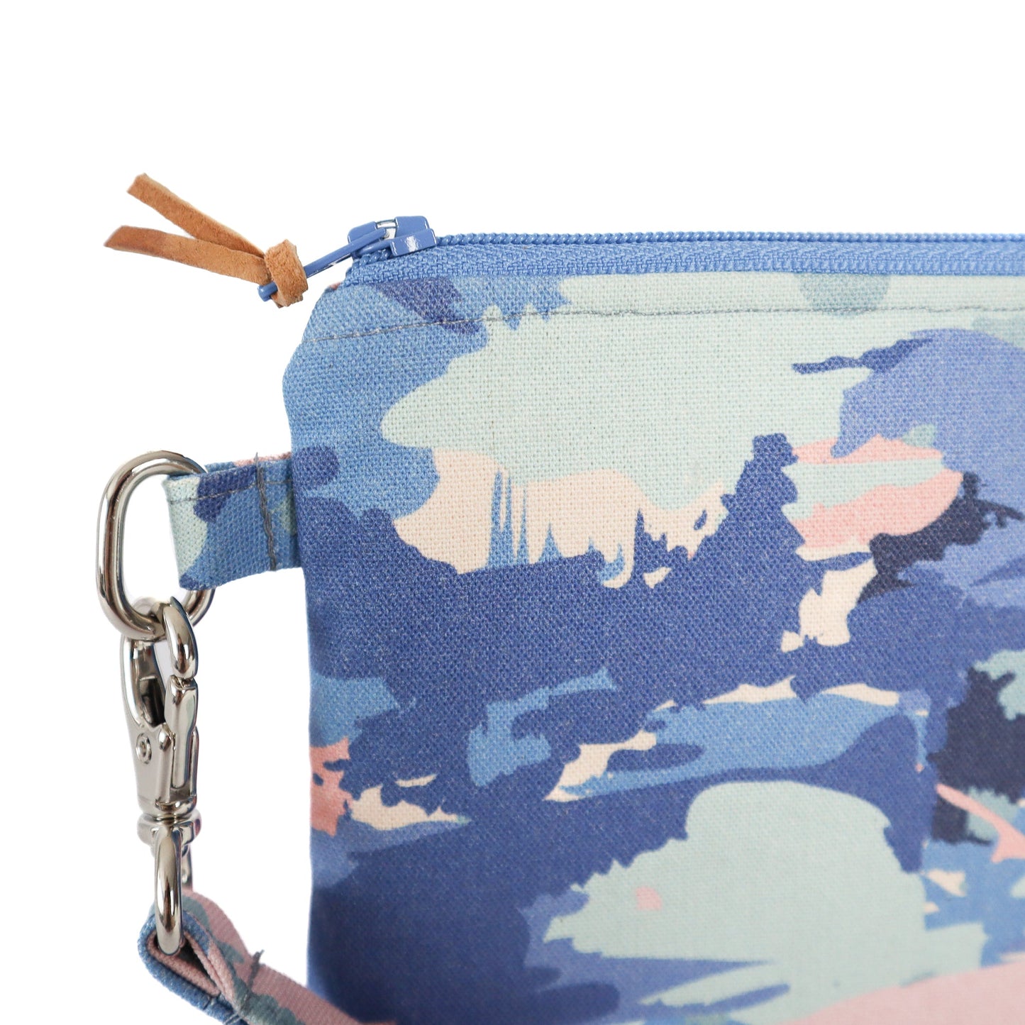 Wristlet Sewing Kit
