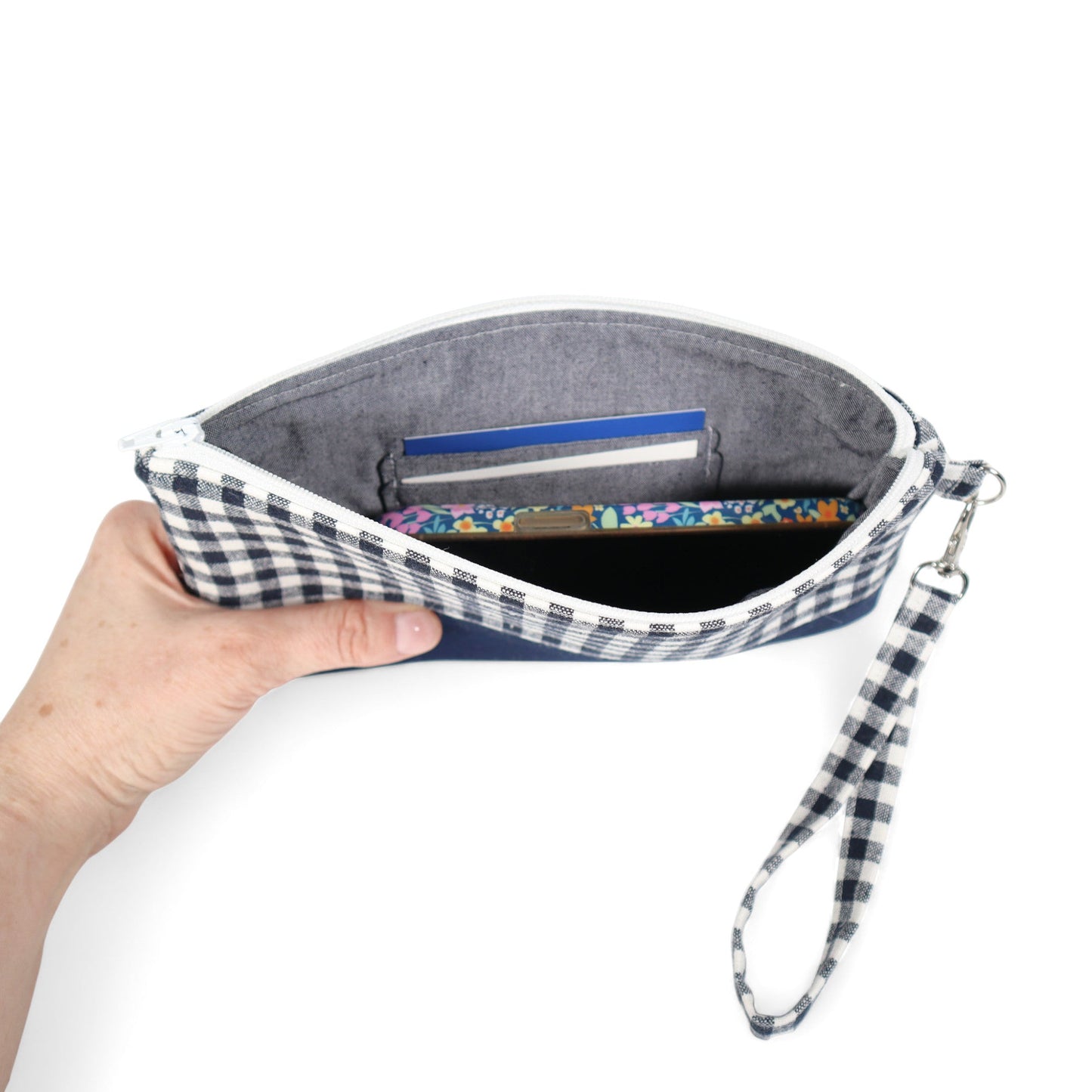 Wristlet Sewing Kit