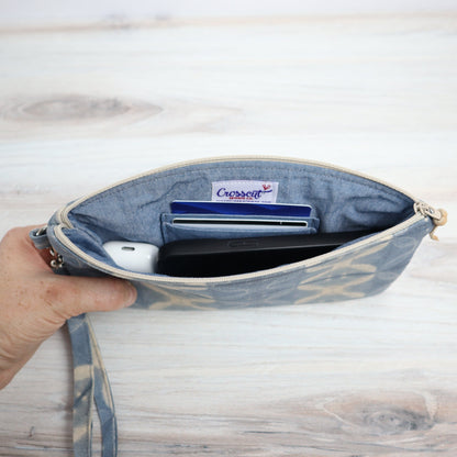 Wristlet Sewing Kit