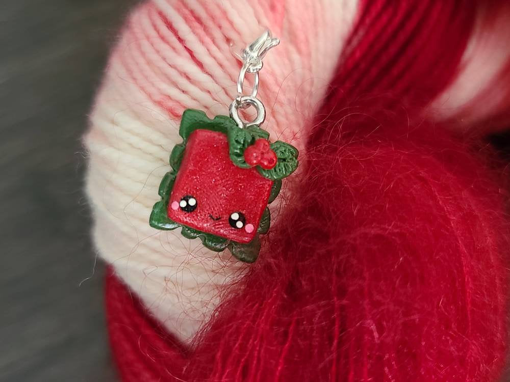 Holiday Yarn Wreath knit gift set