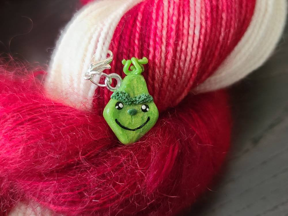 Holiday Yarn Wreath knit gift set