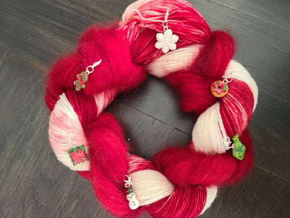 Holiday Yarn Wreath knit gift set