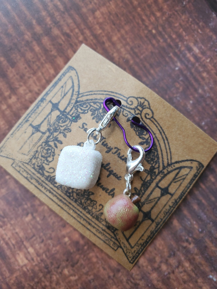 Sugar Cube (yarn crochet knit)