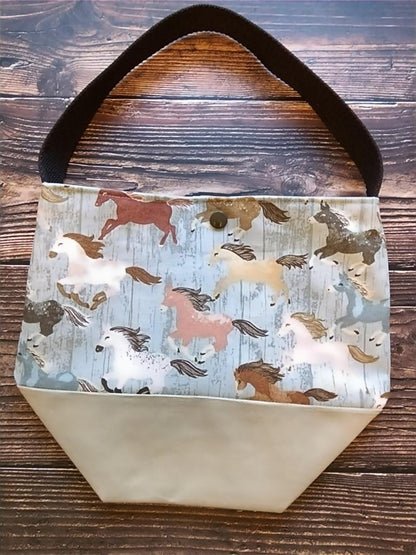 Gypsy Horse (yarn crochet knit)