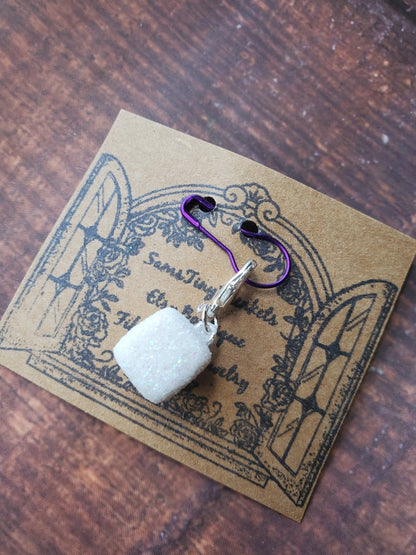 Sugar Cube (yarn crochet knit)