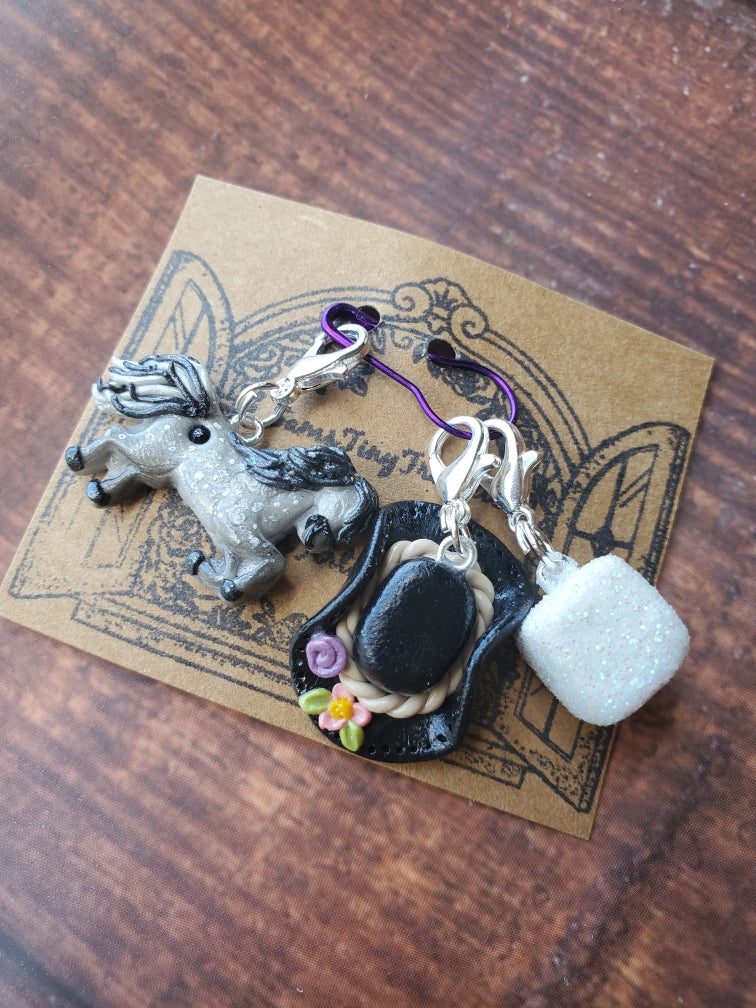 Gypsy Horse (yarn crochet knit)