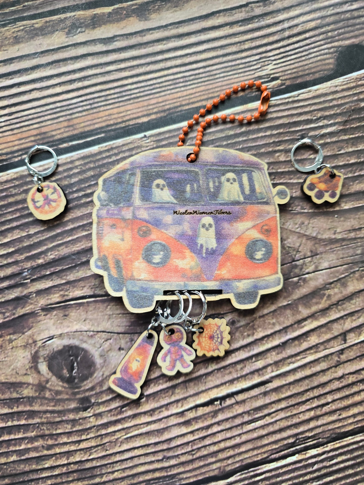 Groovy ghost trinket trellis