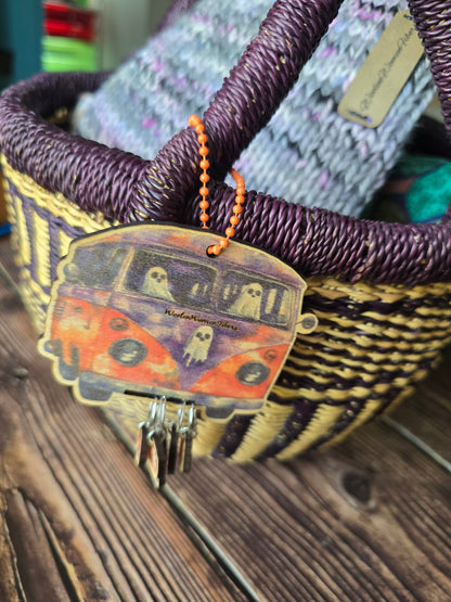 Groovy ghost trinket trellis